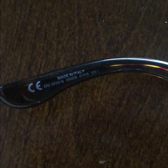 Gucci sunglasses. - Picture 5 of 7